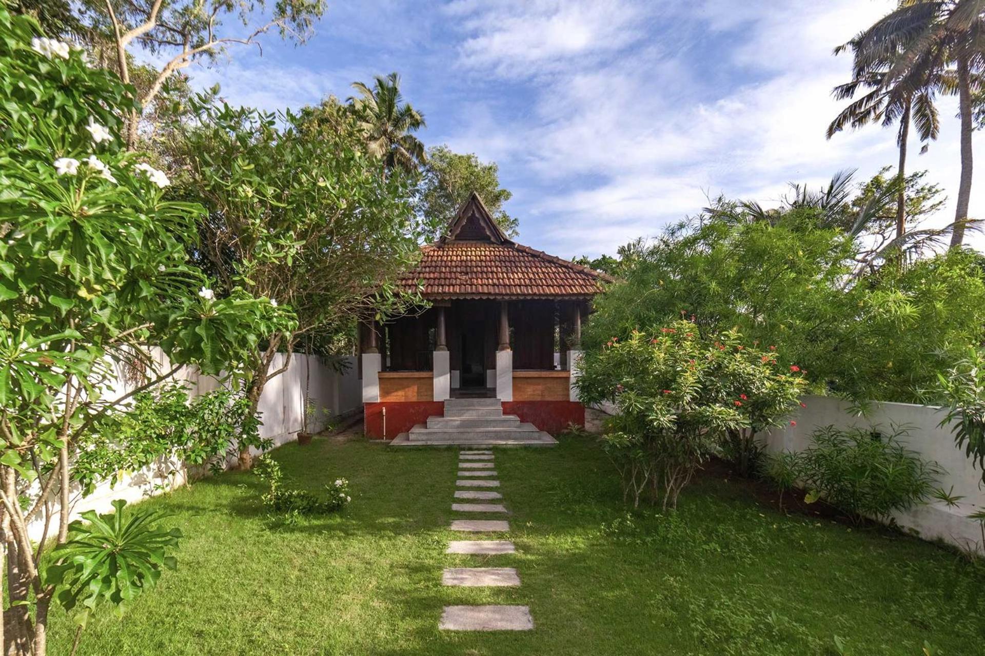 Deshadan'S Tarangi Beach Villas,Marari Mararikulam Exterior photo